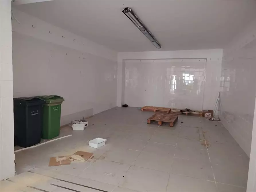 Immagine 14 di Negozio in affitto  a Siracusa