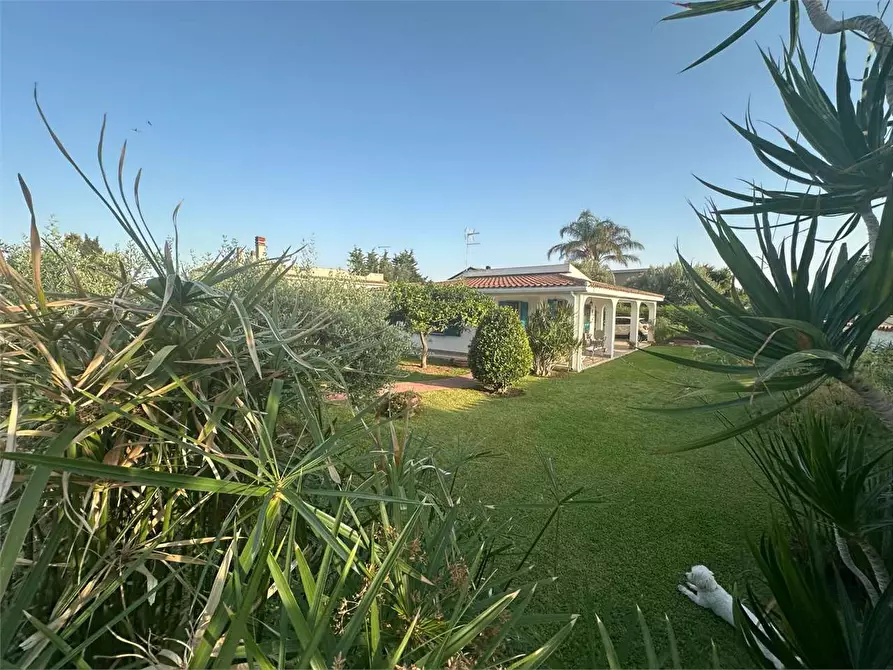 Immagine 1 di Villa in vendita  a Siracusa