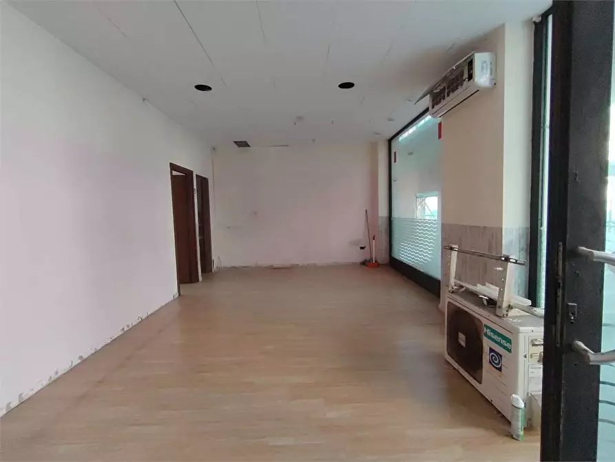 Immagine 5 di Negozio in affitto  a Siracusa