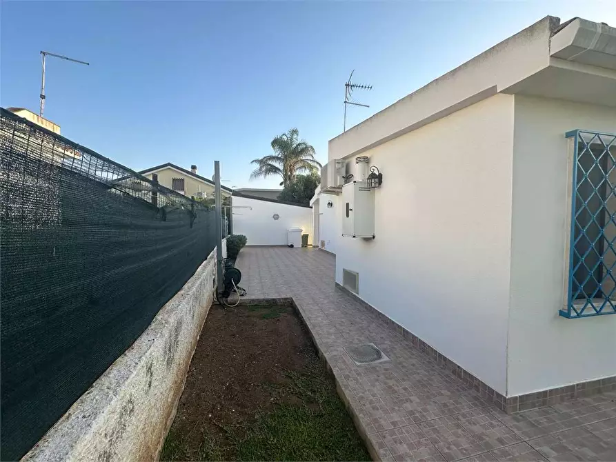 Immagine 5 di Villa in vendita  in via isole molucche 46 a Siracusa