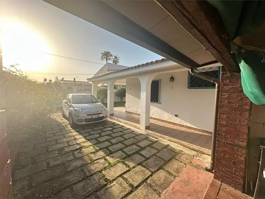 Immagine 7 di Villa in vendita  in via isole molucche 46 a Siracusa