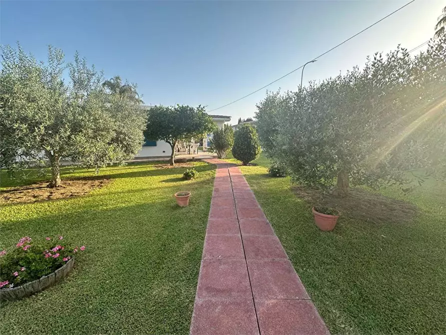 Immagine 14 di Villa in vendita  in via isole molucche 46 a Siracusa