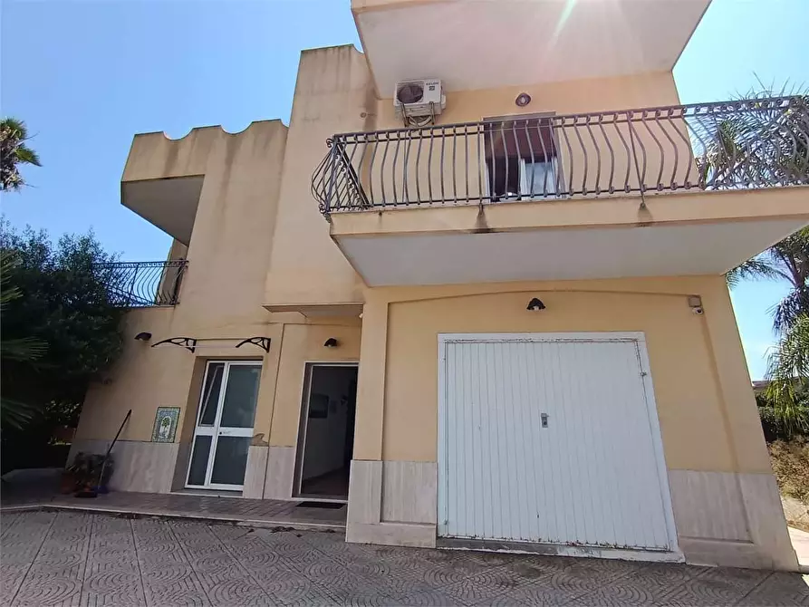 Immagine 1 di Villa in vendita  a Siracusa