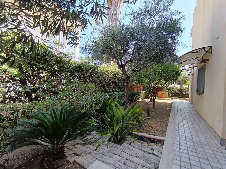 Immagine 6 di Villa in vendita  a Siracusa