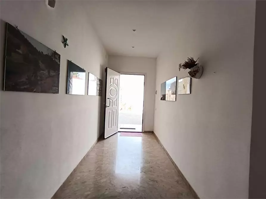 Immagine 11 di Villa in vendita  a Siracusa