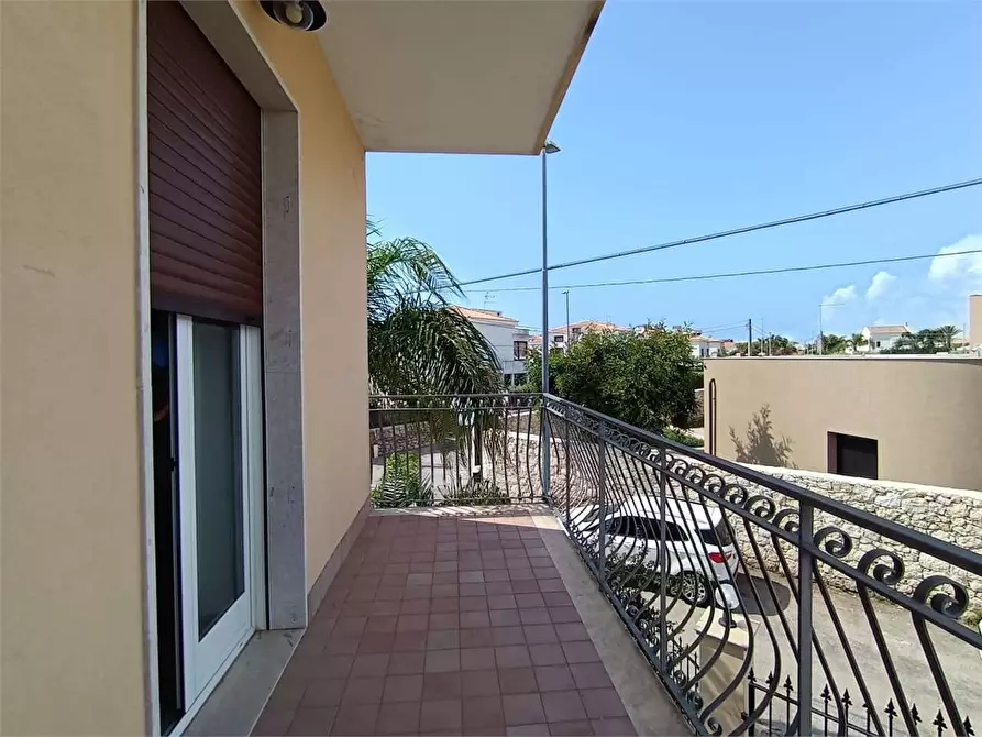 Immagine 43 di Villa in vendita  a Siracusa