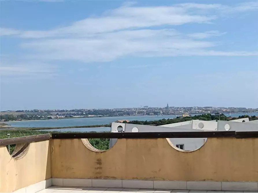 Immagine 46 di Villa in vendita  a Siracusa