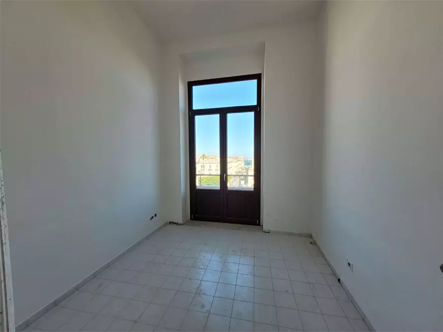 Immagine 9 di Ufficio in affitto  a Siracusa