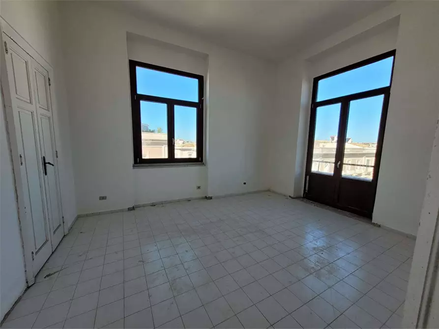 Immagine 11 di Ufficio in affitto  a Siracusa