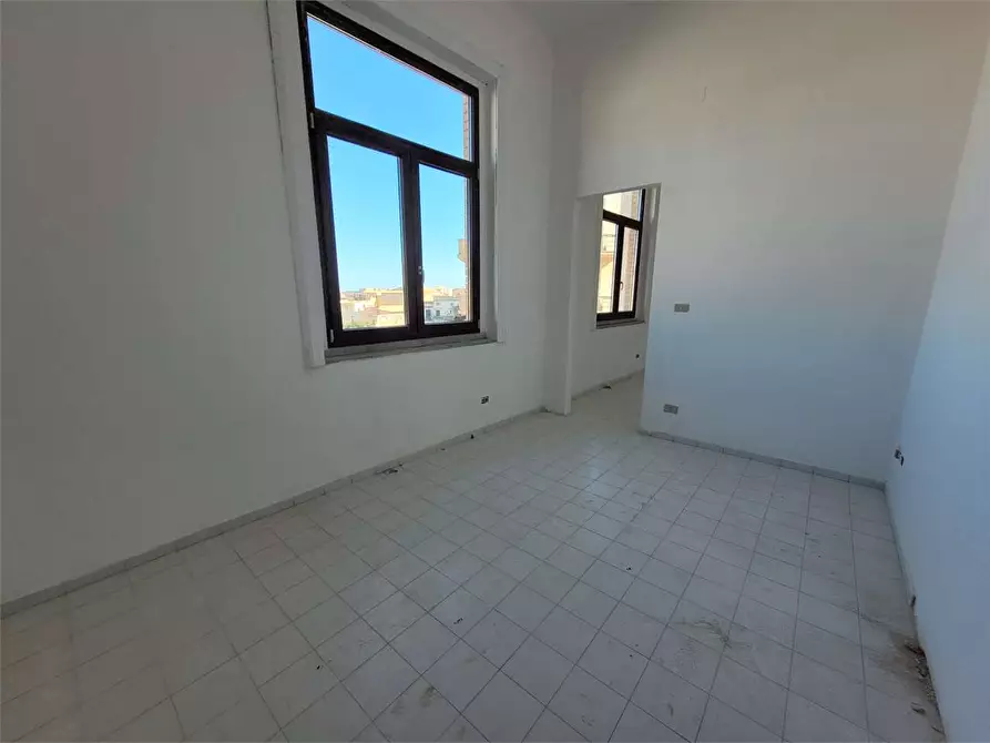 Immagine 14 di Ufficio in affitto  a Siracusa