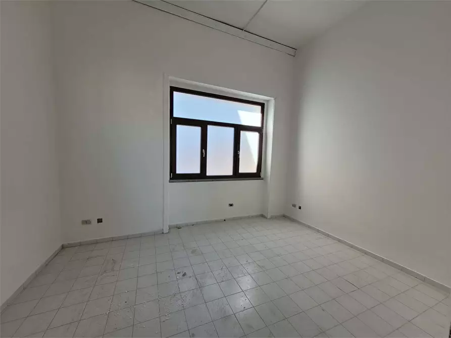 Immagine 27 di Ufficio in affitto  a Siracusa
