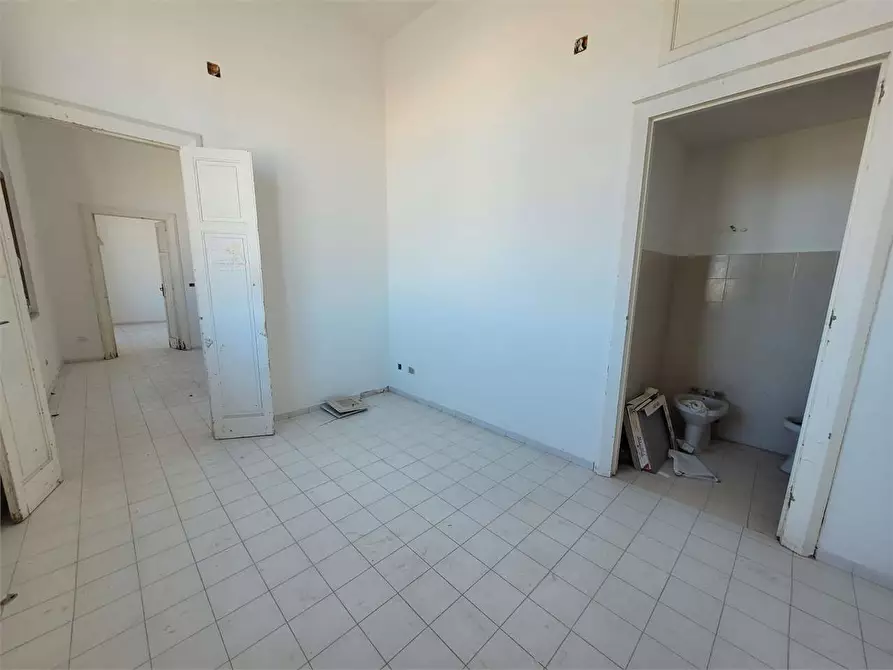 Immagine 38 di Ufficio in affitto  a Siracusa