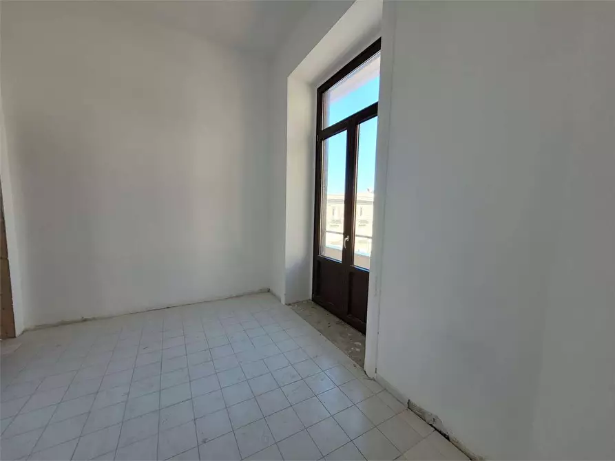 Immagine 45 di Ufficio in affitto  a Siracusa