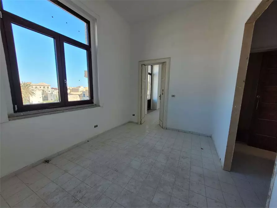 Immagine 50 di Ufficio in affitto  a Siracusa