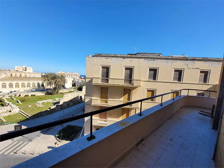 Immagine 61 di Ufficio in affitto  a Siracusa