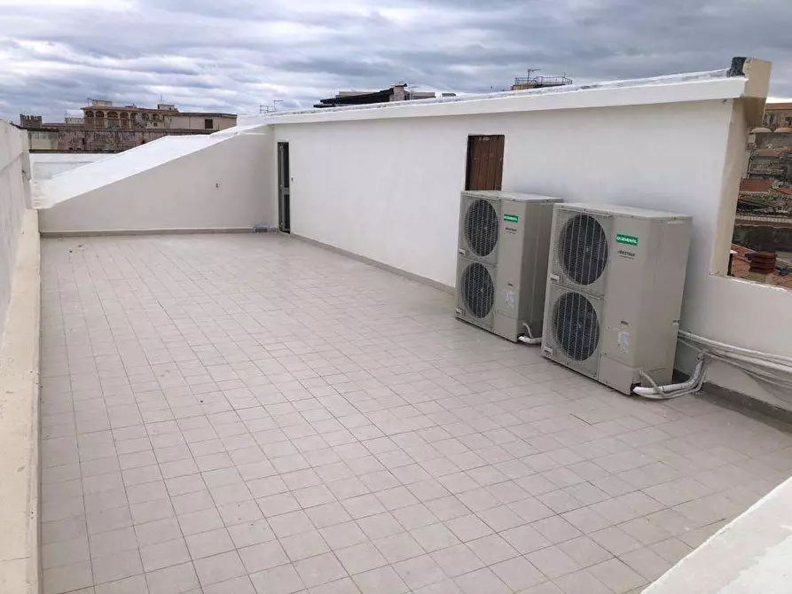 Immagine 67 di Ufficio in affitto  a Siracusa