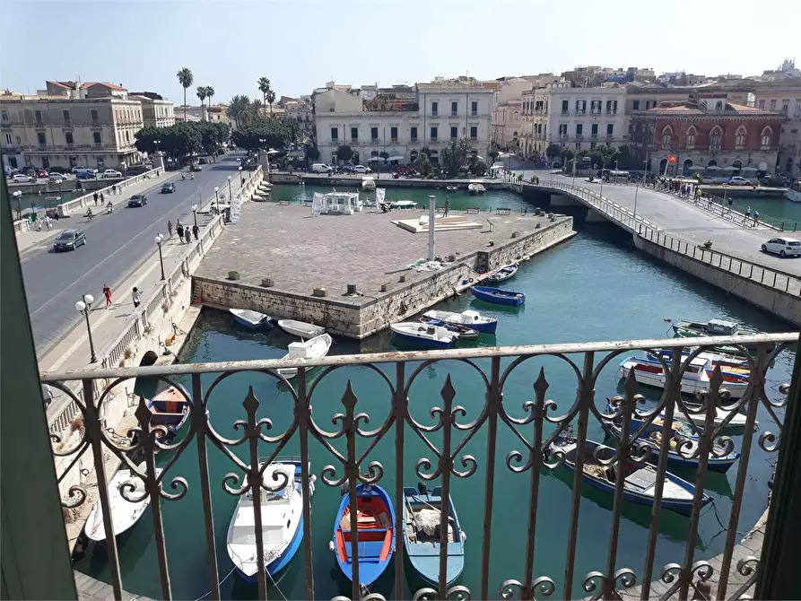 Immagine 1 di Appartamento in vendita  in riva della darsena 1 a Siracusa