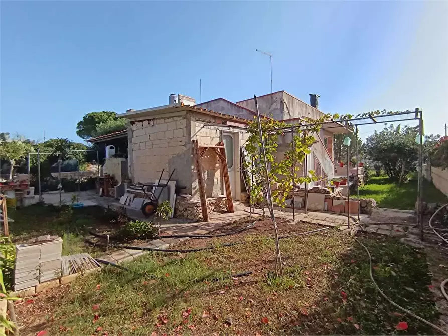 Immagine 22 di Villa in vendita  a Siracusa