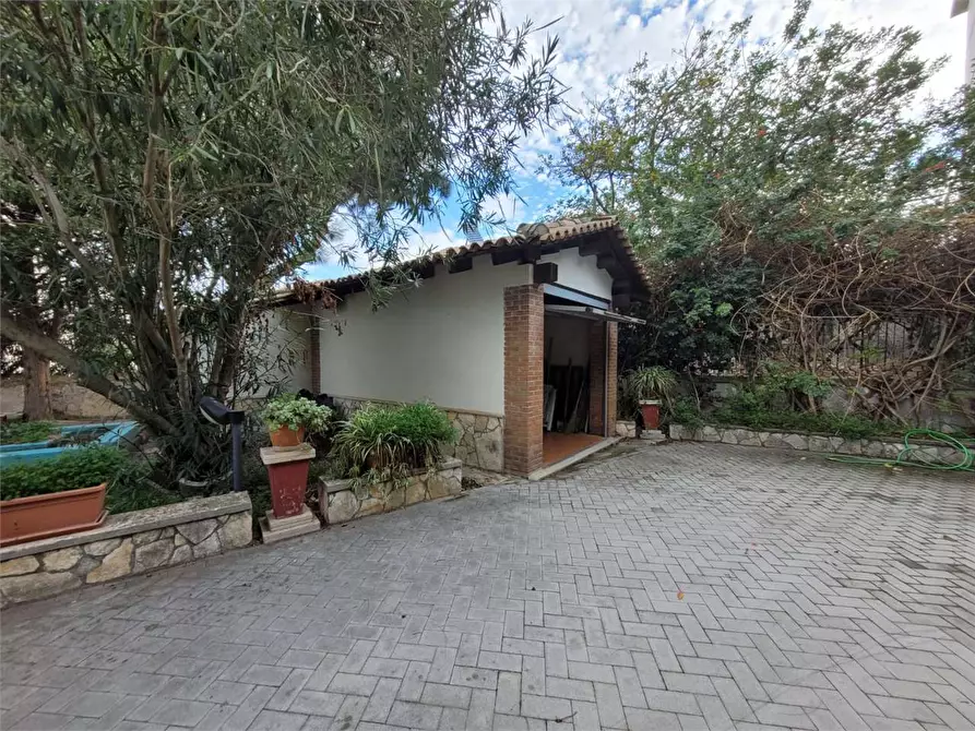 Immagine 39 di Villa in vendita  in viale scala greca 288 a Siracusa