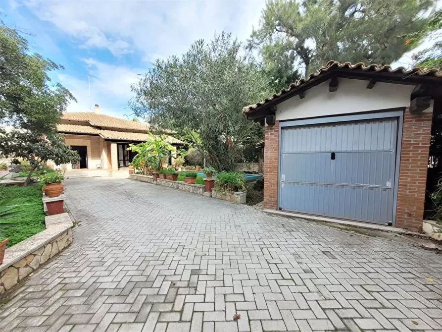 Immagine 40 di Villa in vendita  in viale scala greca 288 a Siracusa