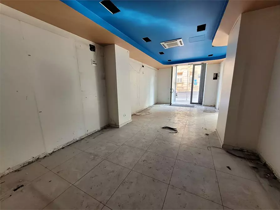 Immagine 6 di Negozio in vendita  a Siracusa