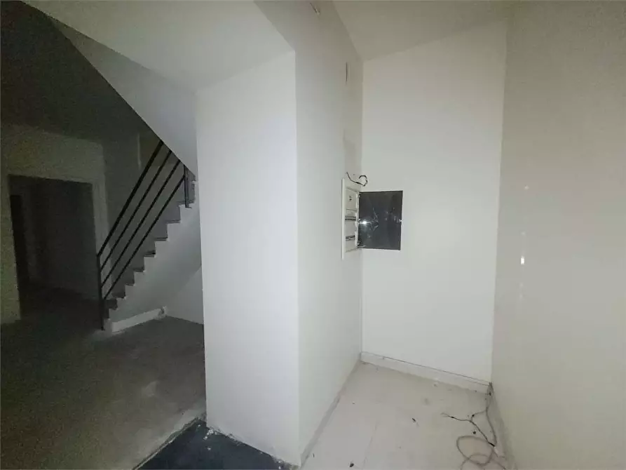 Immagine 11 di Negozio in vendita  a Siracusa