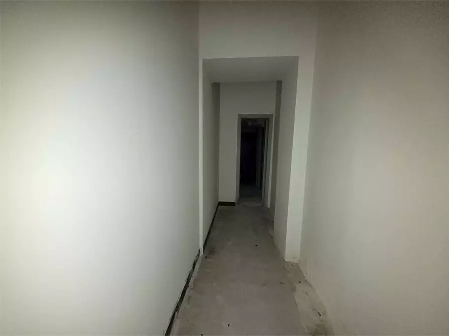 Immagine 13 di Negozio in vendita  a Siracusa