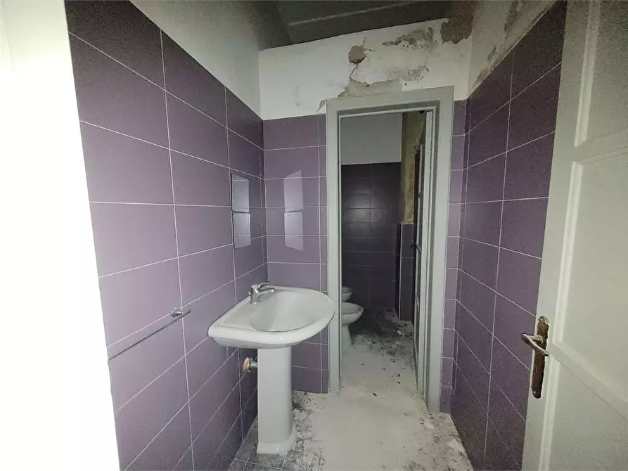 Immagine 14 di Negozio in vendita  a Siracusa