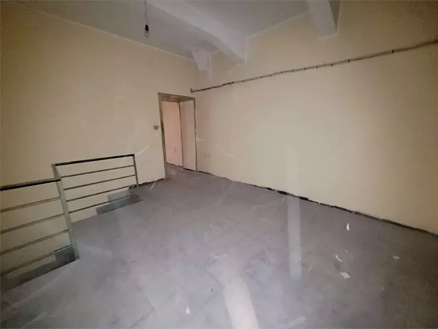 Immagine 15 di Negozio in vendita  a Siracusa