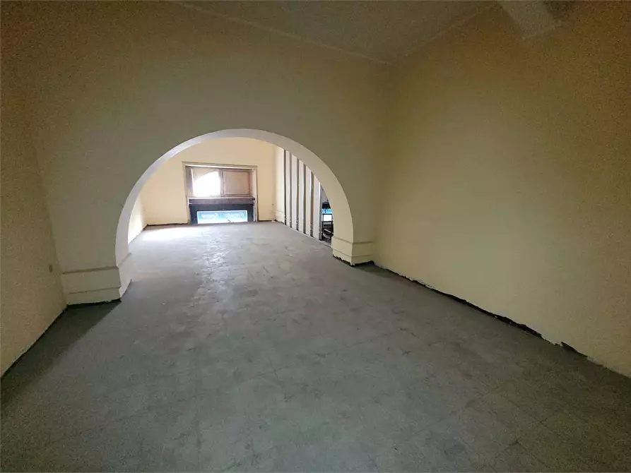 Immagine 17 di Negozio in vendita  a Siracusa