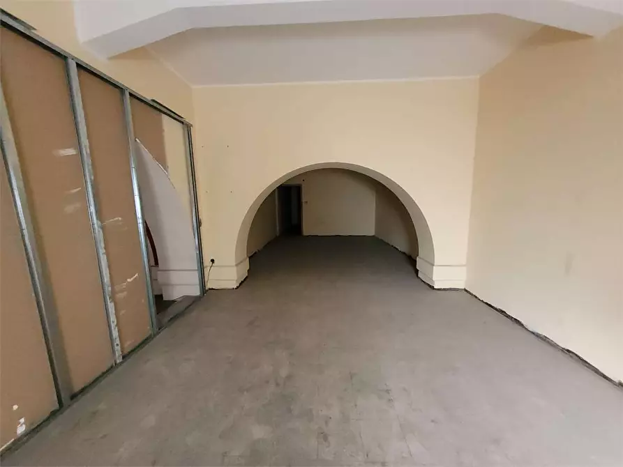 Immagine 18 di Negozio in vendita  a Siracusa