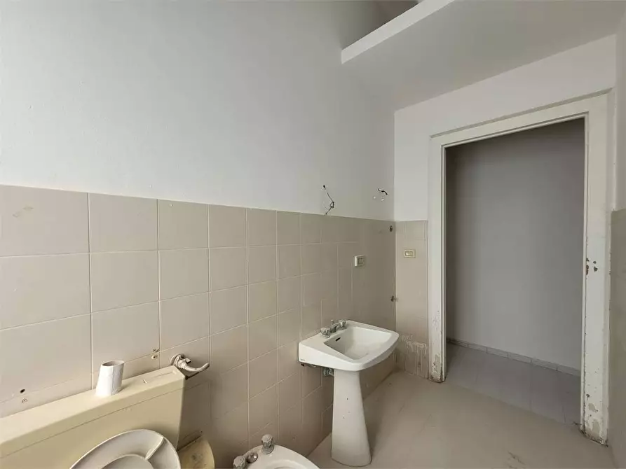 Immagine 13 di Ufficio in affitto  a Siracusa