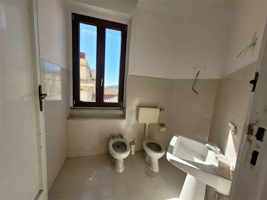 Immagine 14 di Ufficio in affitto  a Siracusa