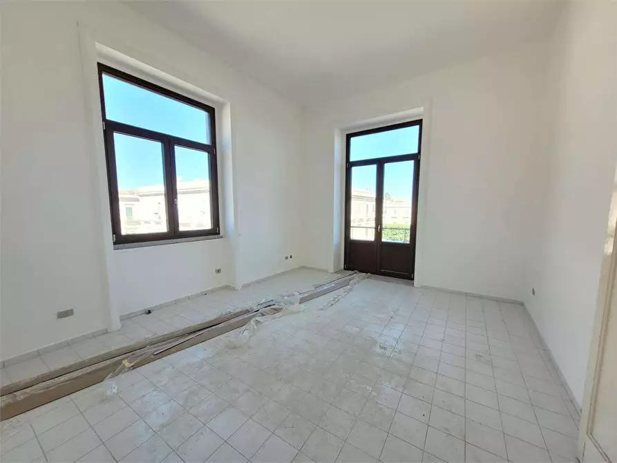 Immagine 19 di Ufficio in affitto  a Siracusa