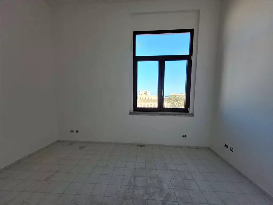 Immagine 38 di Ufficio in affitto  a Siracusa