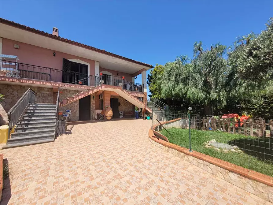 Immagine 1 di Villa in vendita  a Melilli