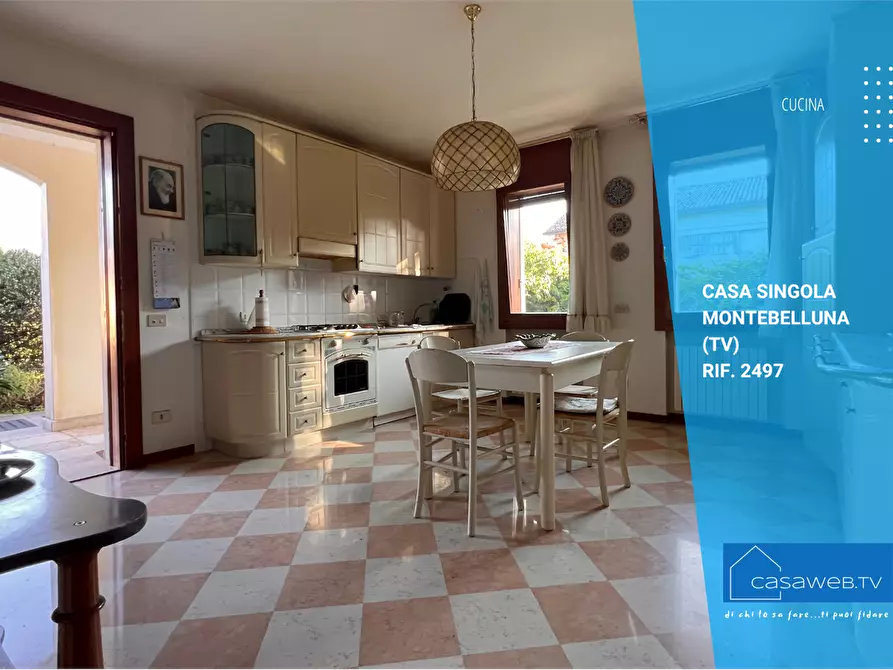 Immagine 2 di Villa in vendita  in Via Ospedale a Montebelluna