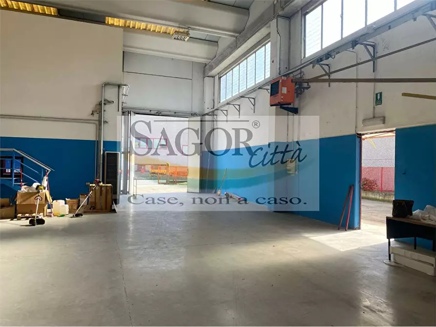 Immagine 2 di Capannone industriale in affitto  in Via Gibuti 51 a Pinerolo