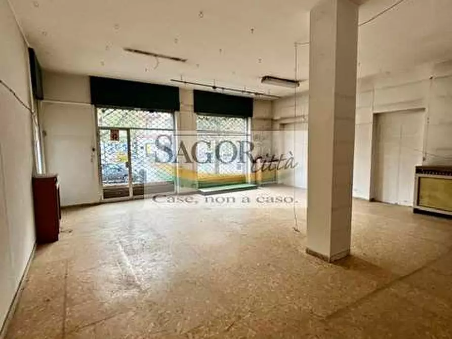 Immagine 1 di Negozio in affitto  in Via Nazionale  25 a Pinasca