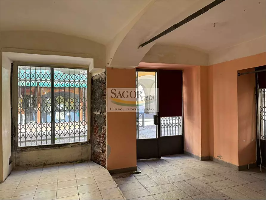 Immagine 2 di Negozio in vendita  in Via Duca degli Abruzzi 9 a Pinerolo