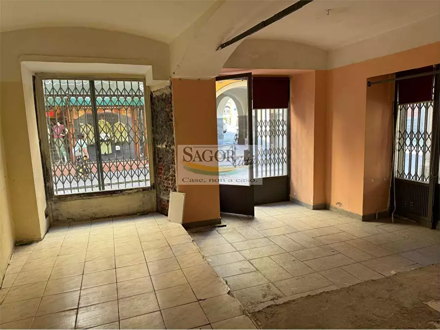 Immagine 3 di Negozio in vendita  in Via Duca degli Abruzzi 9 a Pinerolo