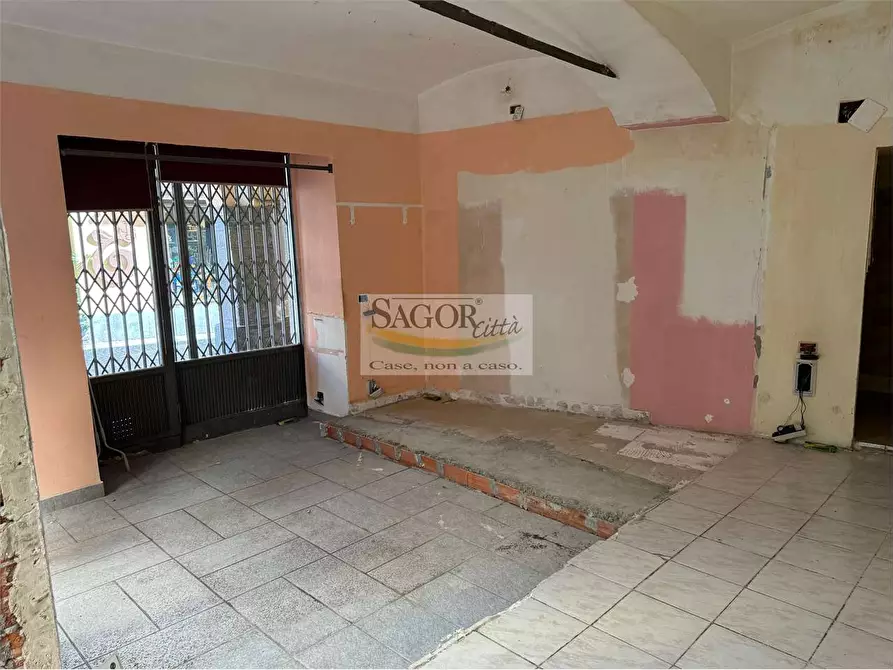 Immagine 4 di Negozio in vendita  in Via Duca degli Abruzzi 9 a Pinerolo