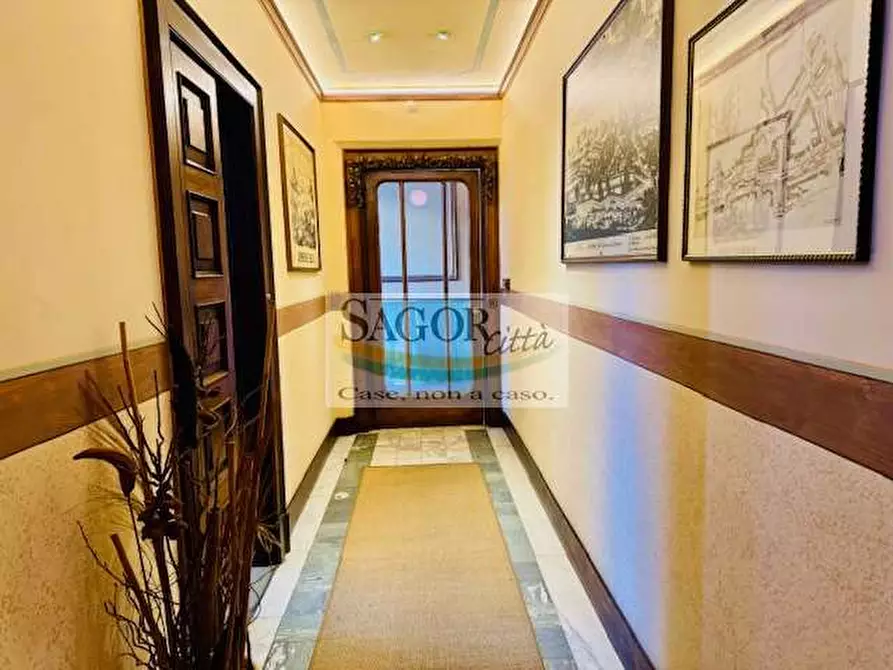 Immagine 18 di Negozio in affitto  a Pinerolo