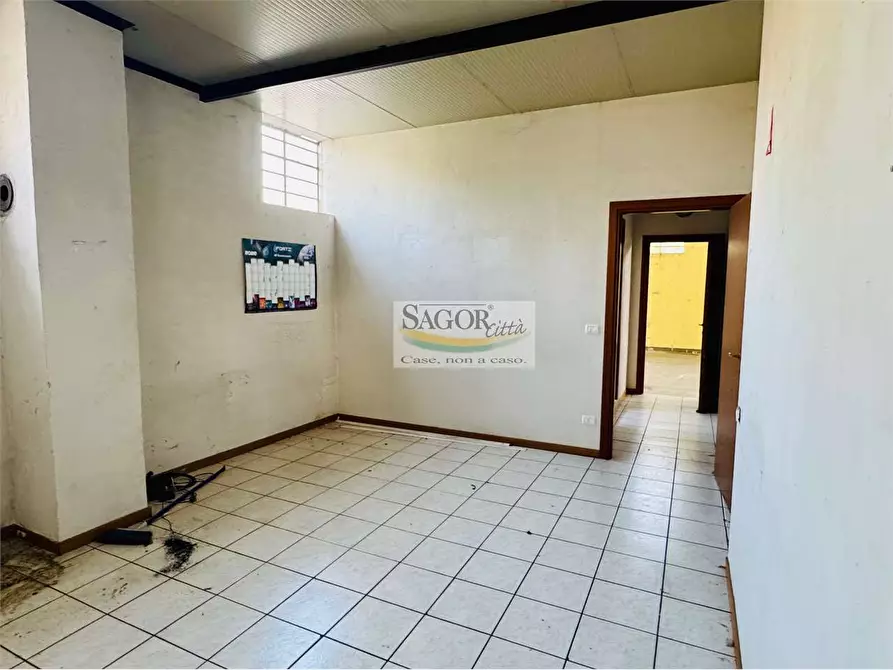Immagine 13 di Capannone industriale in affitto  in VIA VALPELLICE  100 a San Secondo Di Pinerolo