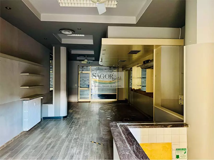 Immagine 1 di Negozio in affitto  in VIA BUNIVA 41 a Pinerolo