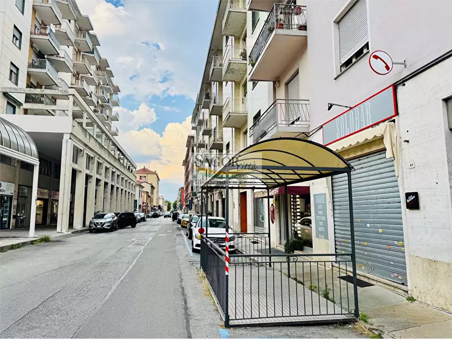 Immagine 2 di Negozio in affitto  in VIA BUNIVA 41 a Pinerolo