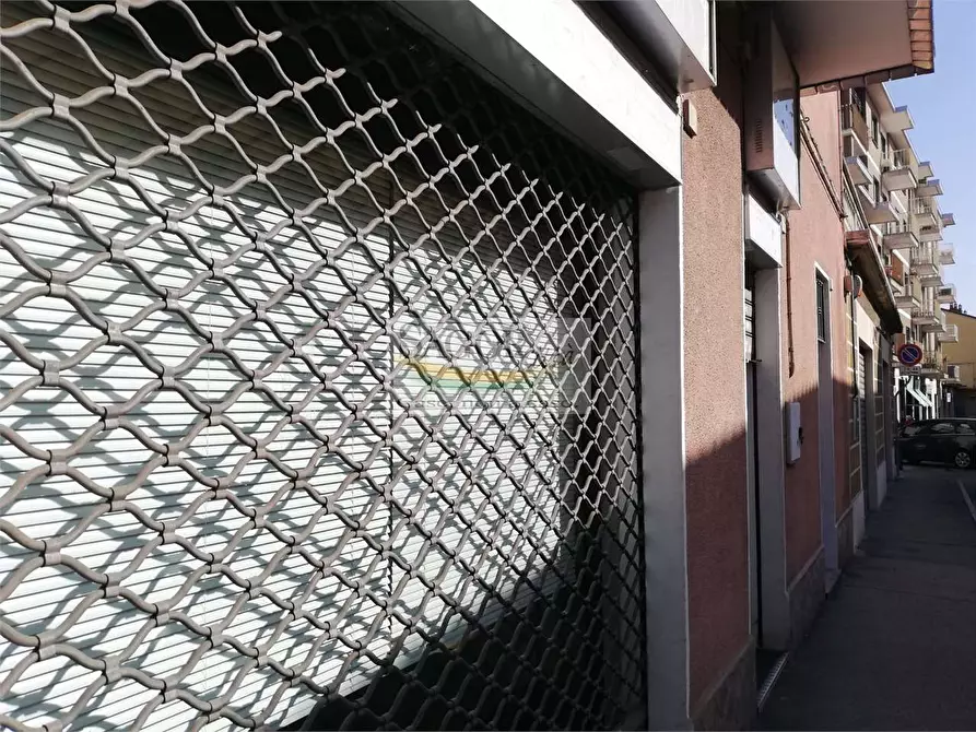 Immagine 8 di Negozio in affitto  in via Vigone 7 a Pinerolo