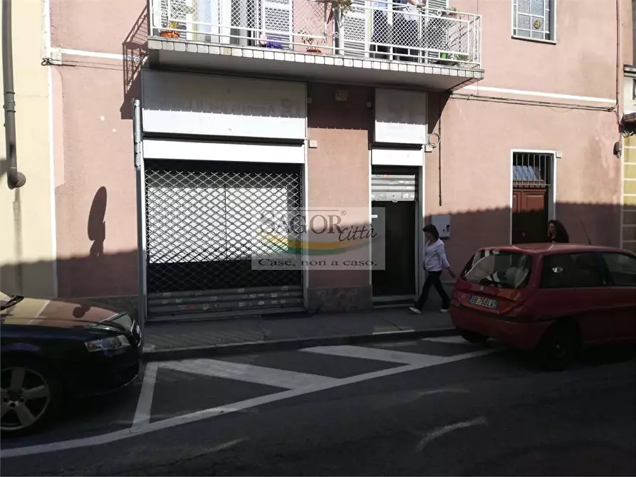 Immagine 9 di Negozio in affitto  in via Vigone 7 a Pinerolo