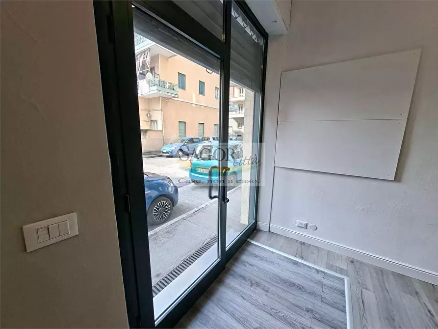 Immagine 10 di Negozio in affitto  a Pinerolo