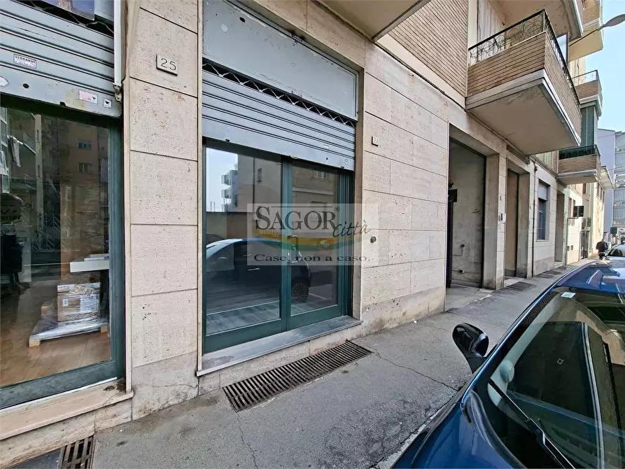 Immagine 14 di Negozio in affitto  a Pinerolo